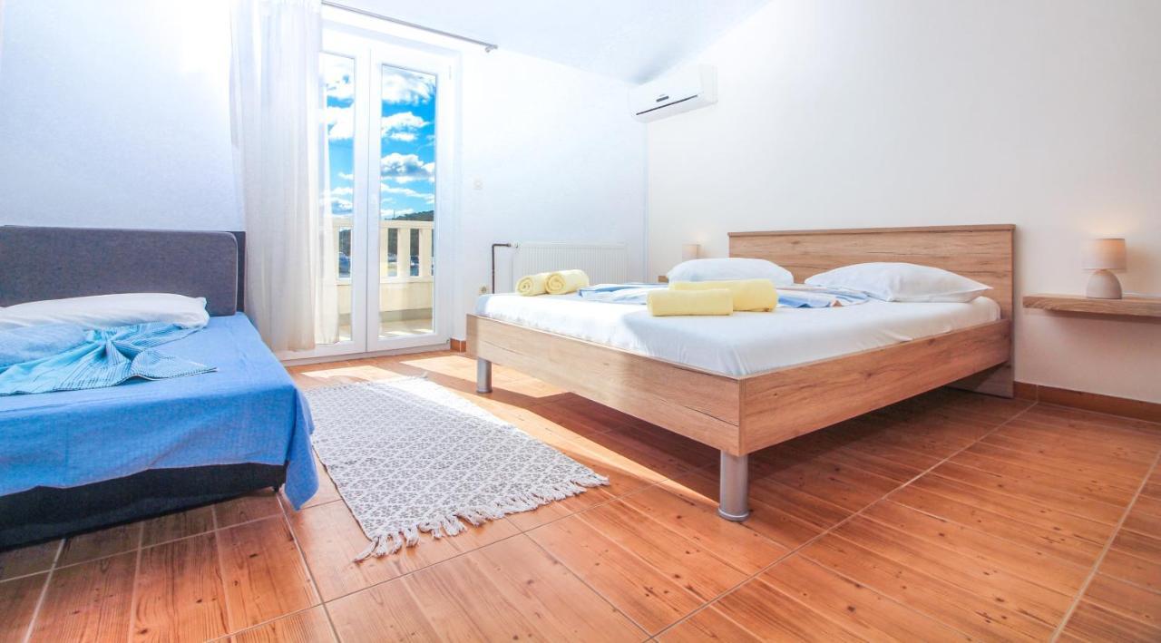 Goles Apartments-First Row To The Sea Рогозниця Екстер'єр фото