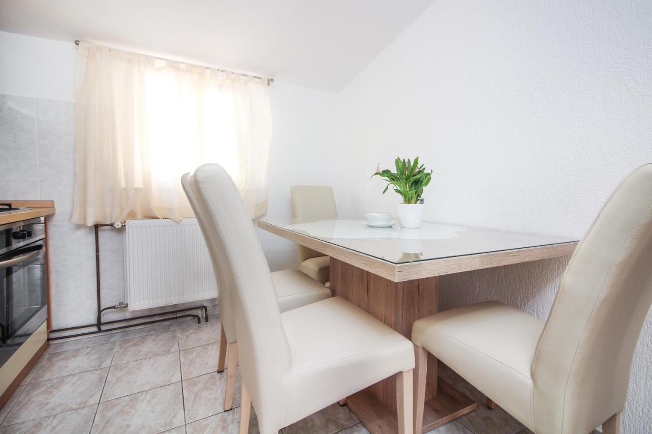 Goles Apartments-First Row To The Sea Рогозниця Екстер'єр фото