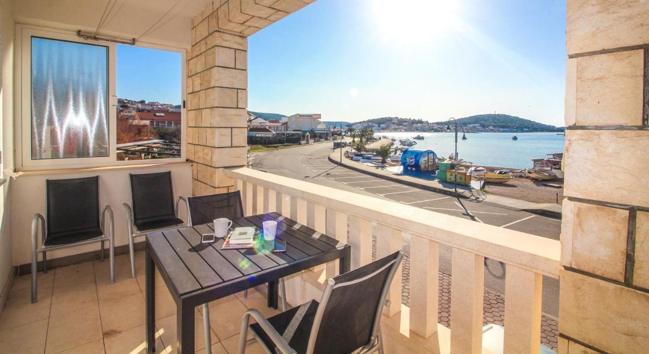 Goles Apartments-First Row To The Sea Рогозниця Екстер'єр фото