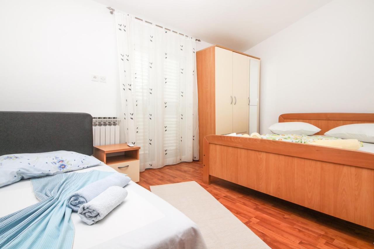 Goles Apartments-First Row To The Sea Рогозниця Екстер'єр фото