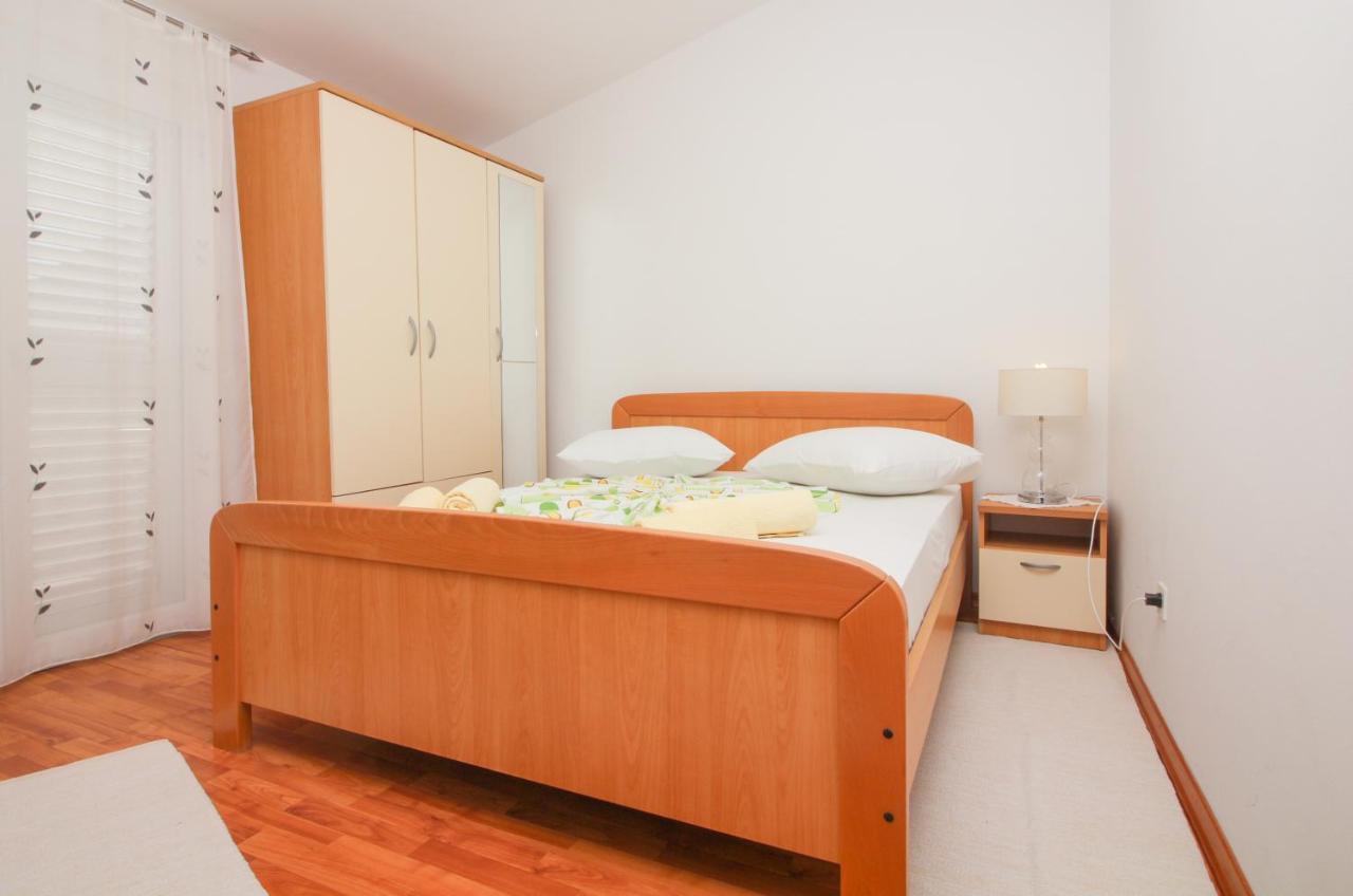 Goles Apartments-First Row To The Sea Рогозниця Екстер'єр фото
