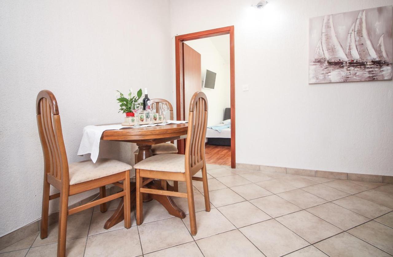 Goles Apartments-First Row To The Sea Рогозниця Екстер'єр фото