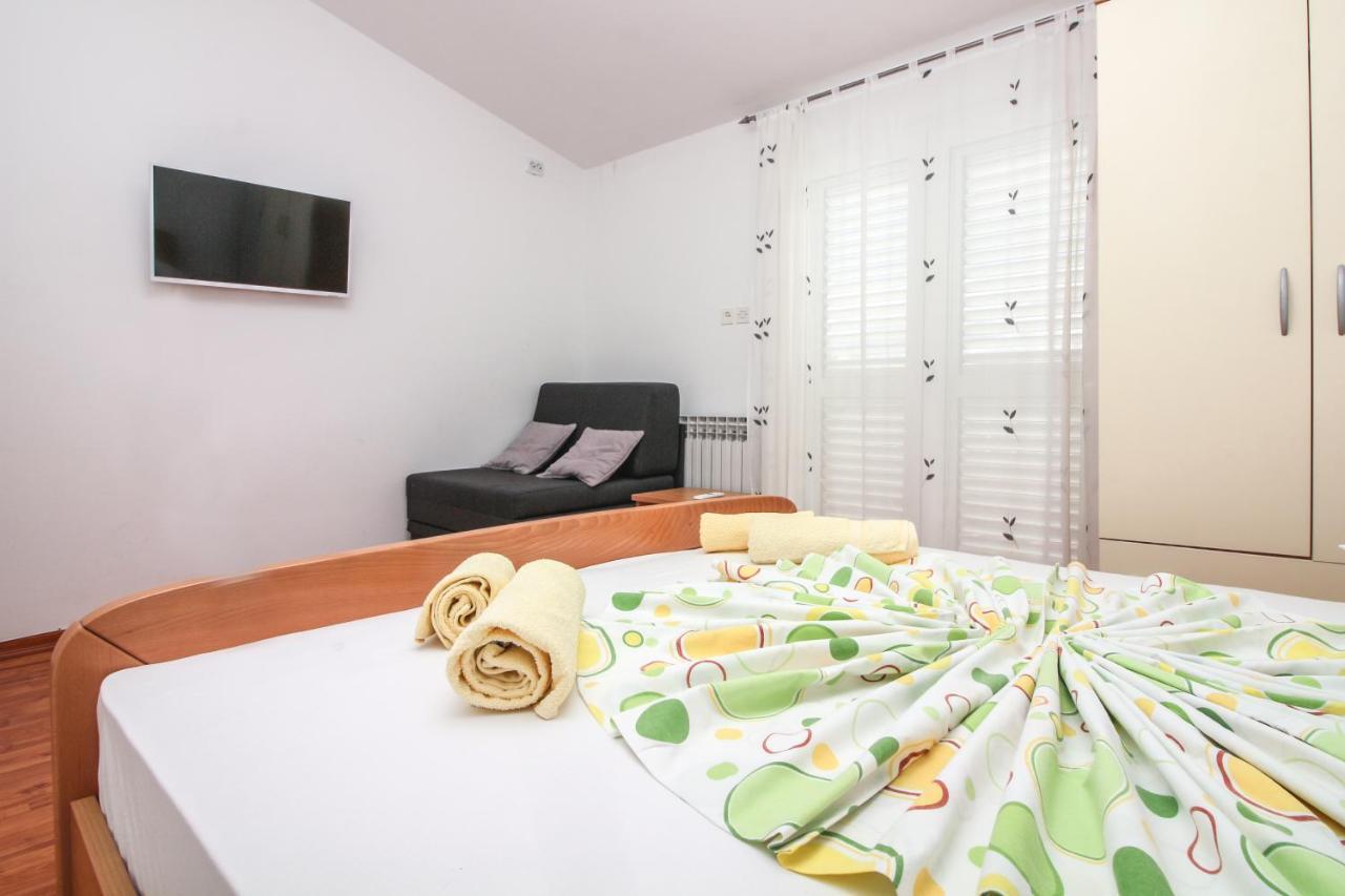 Goles Apartments-First Row To The Sea Рогозниця Екстер'єр фото